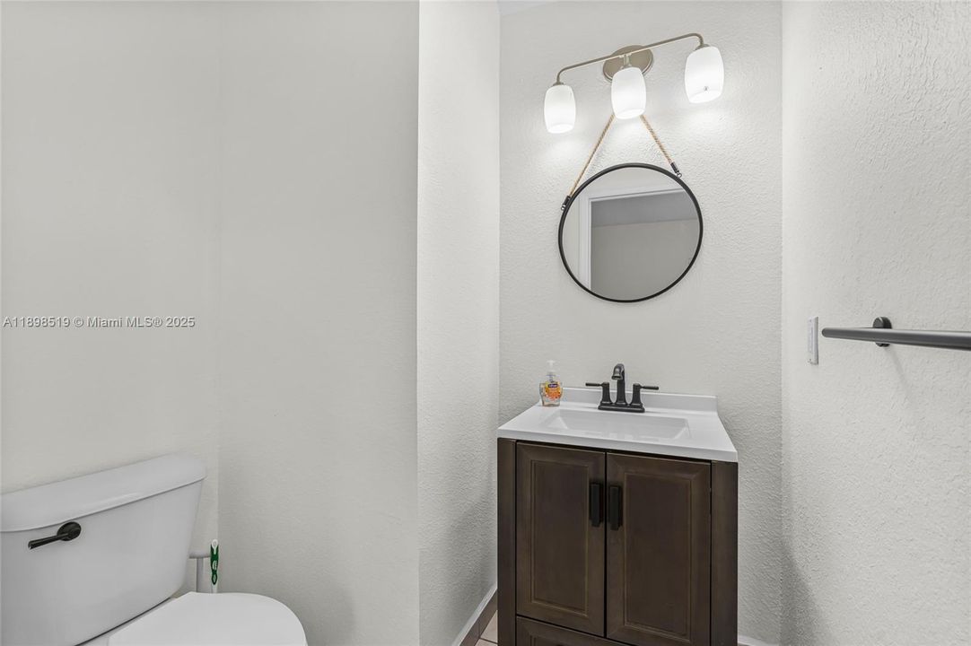 Active With Contract: $2,850 (3 beds, 2 baths, 1504 Square Feet)