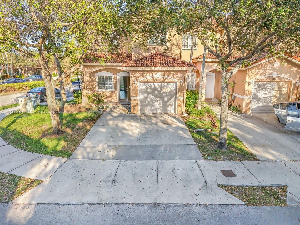 Active With Contract: $2,850 (3 beds, 2 baths, 1504 Square Feet)