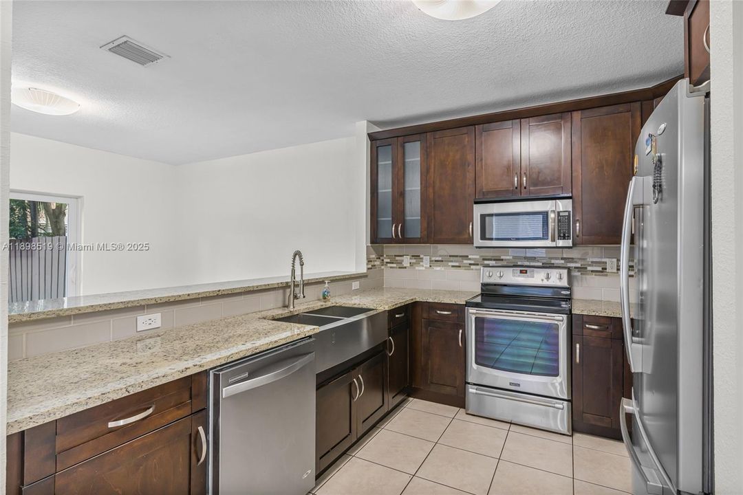 Active With Contract: $2,850 (3 beds, 2 baths, 1504 Square Feet)