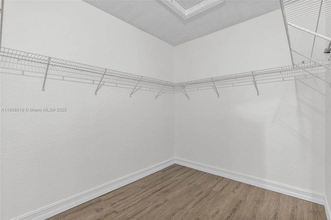 Active With Contract: $2,850 (3 beds, 2 baths, 1504 Square Feet)