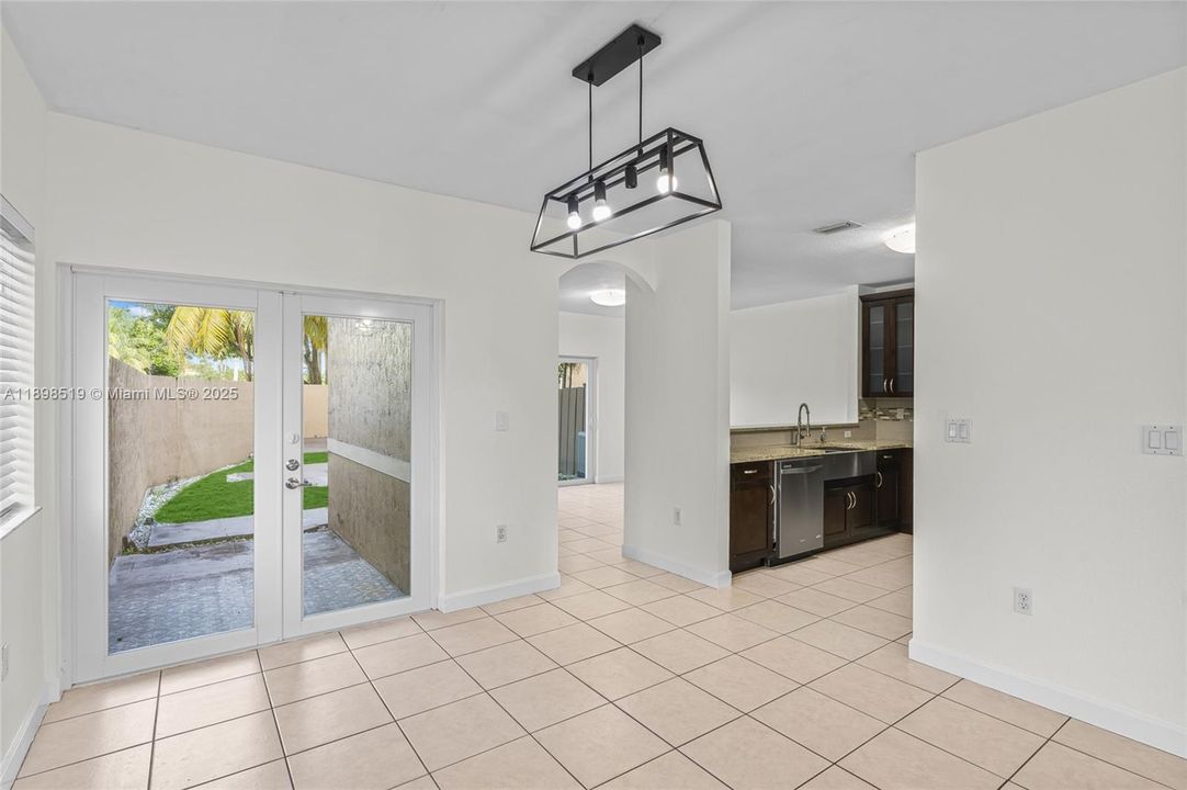 Active With Contract: $2,850 (3 beds, 2 baths, 1504 Square Feet)