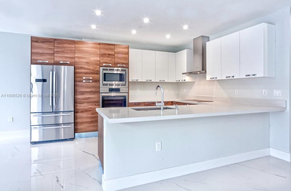 合同活跃: $8,000 (2 贝兹, 2 浴室, 2117 平方英尺)