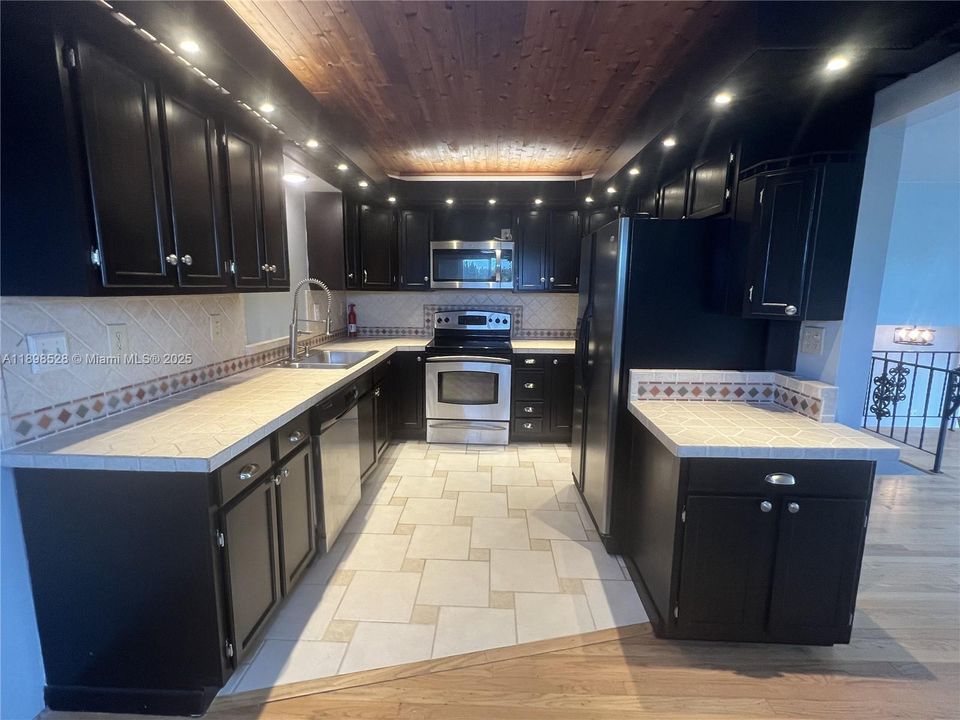 For Rent: $2,800 (3 beds, 2 baths, 0 Square Feet)