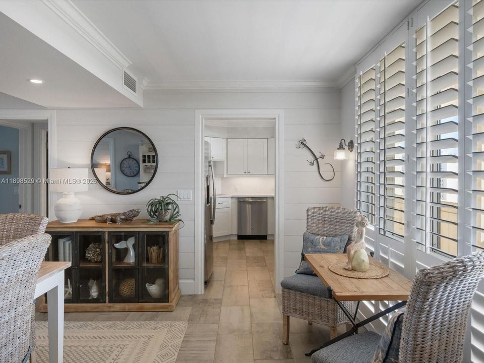 合同活跃: $599,000 (2 贝兹, 2 浴室, 1244 平方英尺)