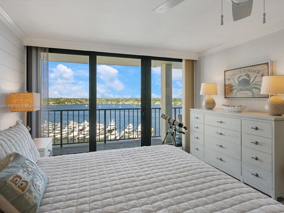 合同活跃: $599,000 (2 贝兹, 2 浴室, 1244 平方英尺)