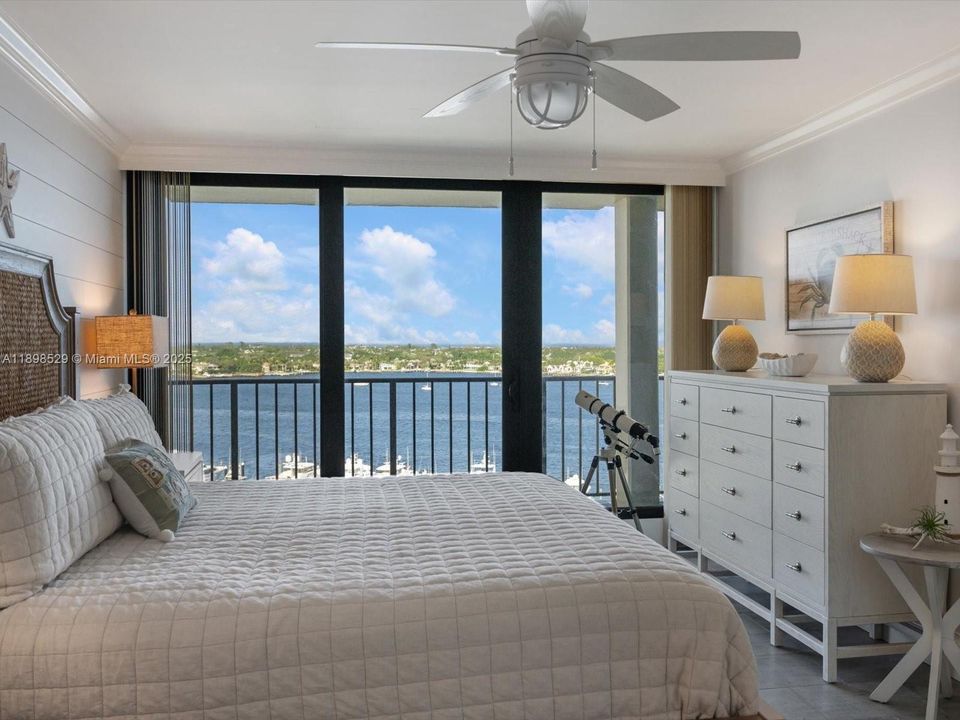 合同活跃: $599,000 (2 贝兹, 2 浴室, 1244 平方英尺)