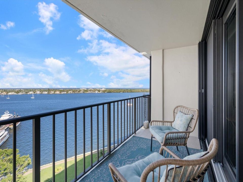 合同活跃: $599,000 (2 贝兹, 2 浴室, 1244 平方英尺)