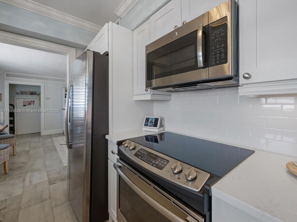 合同活跃: $599,000 (2 贝兹, 2 浴室, 1244 平方英尺)