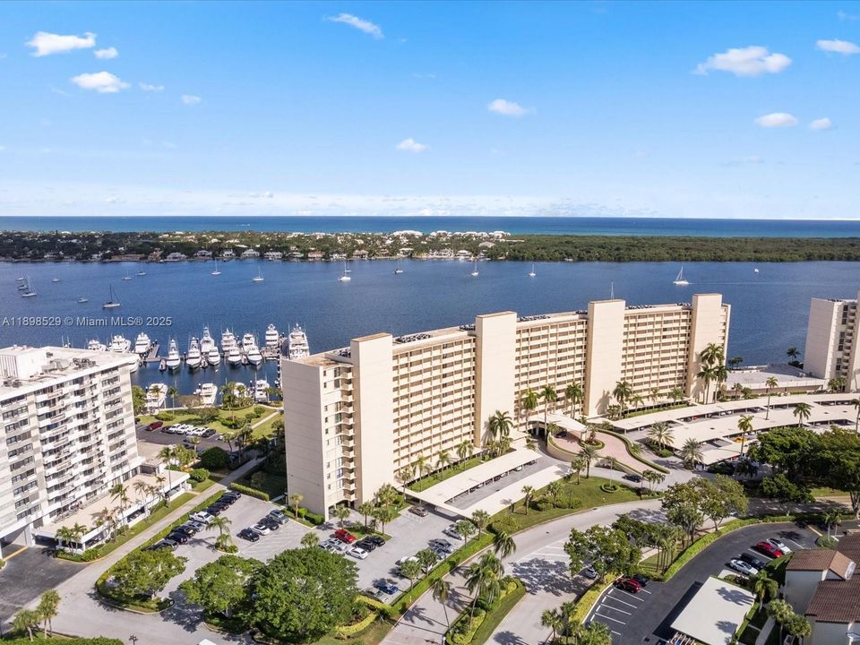 合同活跃: $599,000 (2 贝兹, 2 浴室, 1244 平方英尺)