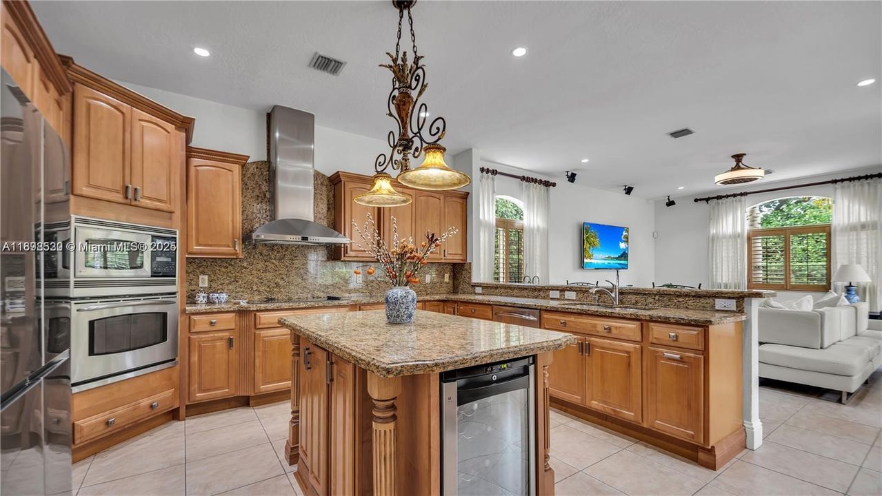 For Rent: $7,900 (5 beds, 4 baths, 3841 Square Feet)