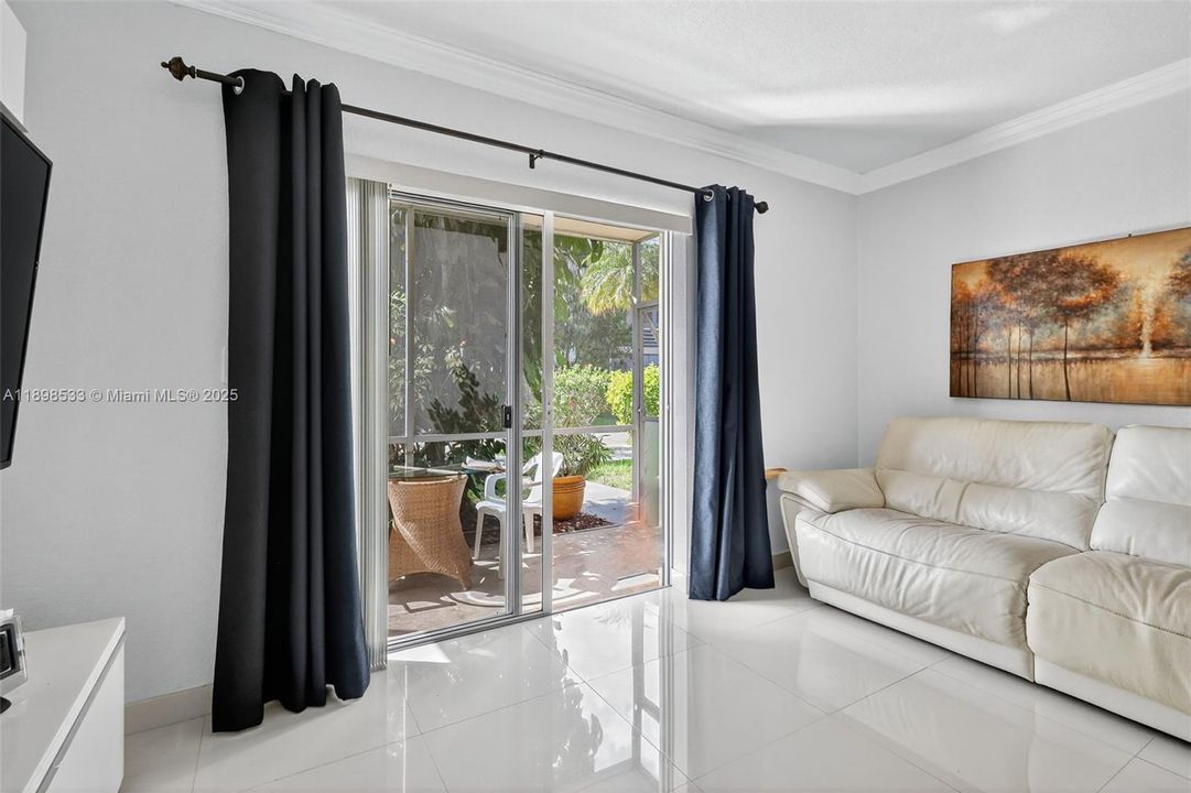 For Sale: $150,000 (2 beds, 2 baths, 960 Square Feet)