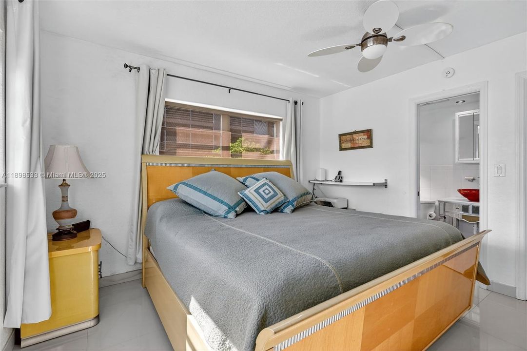 For Sale: $150,000 (2 beds, 2 baths, 960 Square Feet)