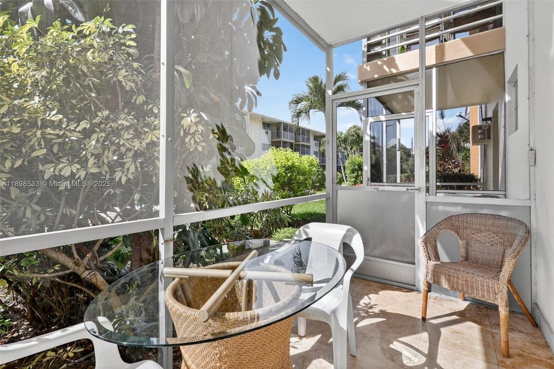 For Sale: $150,000 (2 beds, 2 baths, 960 Square Feet)