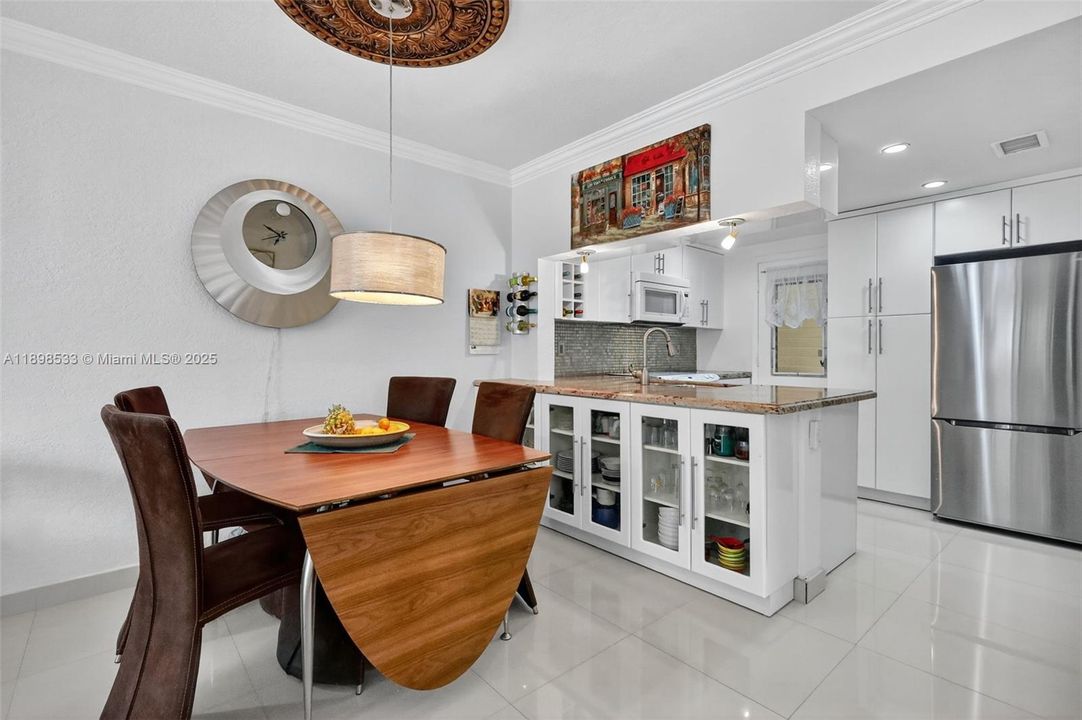 For Sale: $150,000 (2 beds, 2 baths, 960 Square Feet)