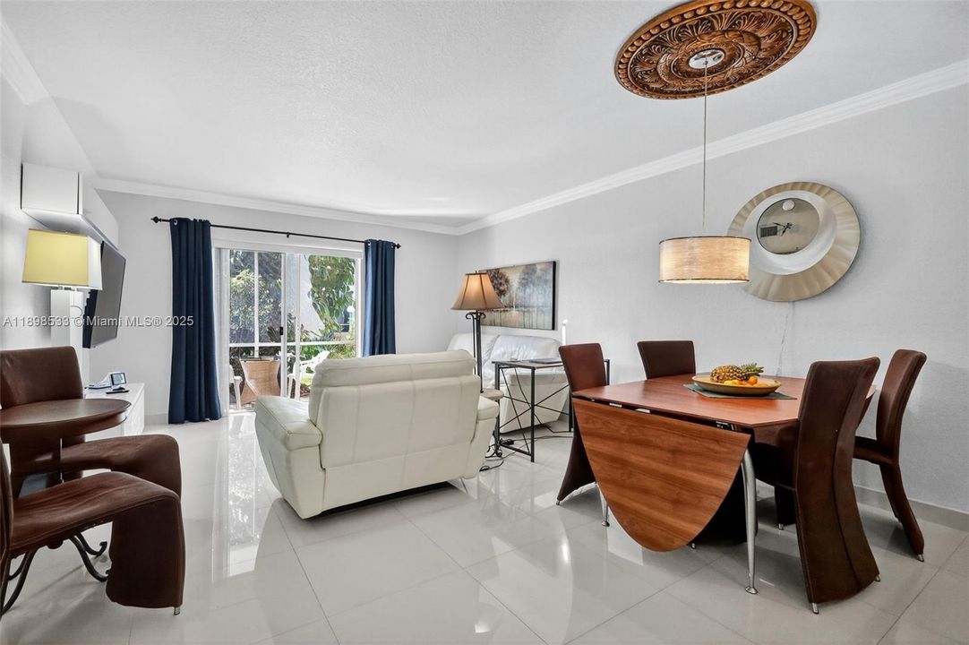 For Sale: $150,000 (2 beds, 2 baths, 960 Square Feet)