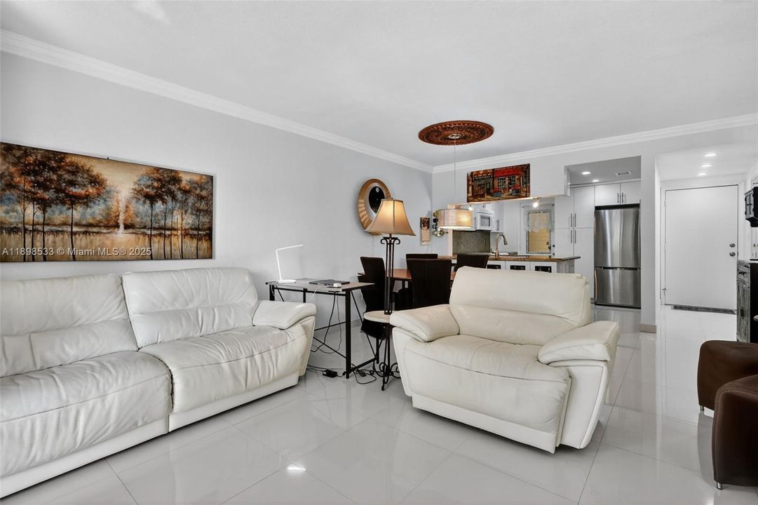 For Sale: $150,000 (2 beds, 2 baths, 960 Square Feet)