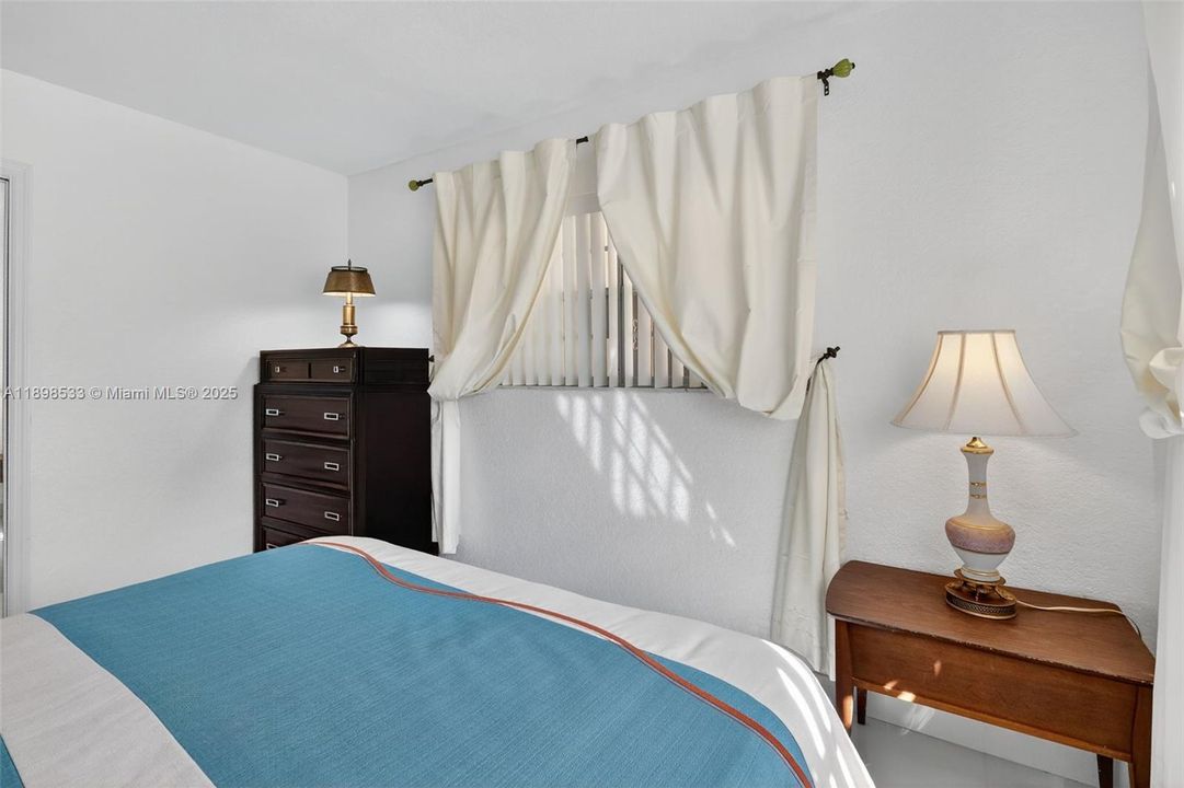 For Sale: $150,000 (2 beds, 2 baths, 960 Square Feet)