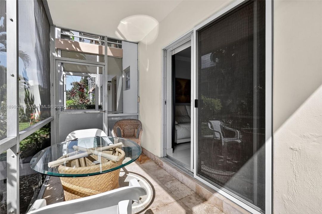 For Sale: $150,000 (2 beds, 2 baths, 960 Square Feet)