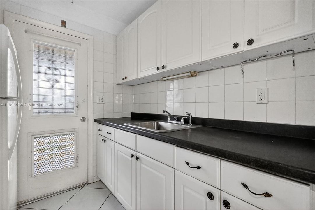 En Venta: $50,000 (1 camas, 1 baños, 688 Pies cuadrados)