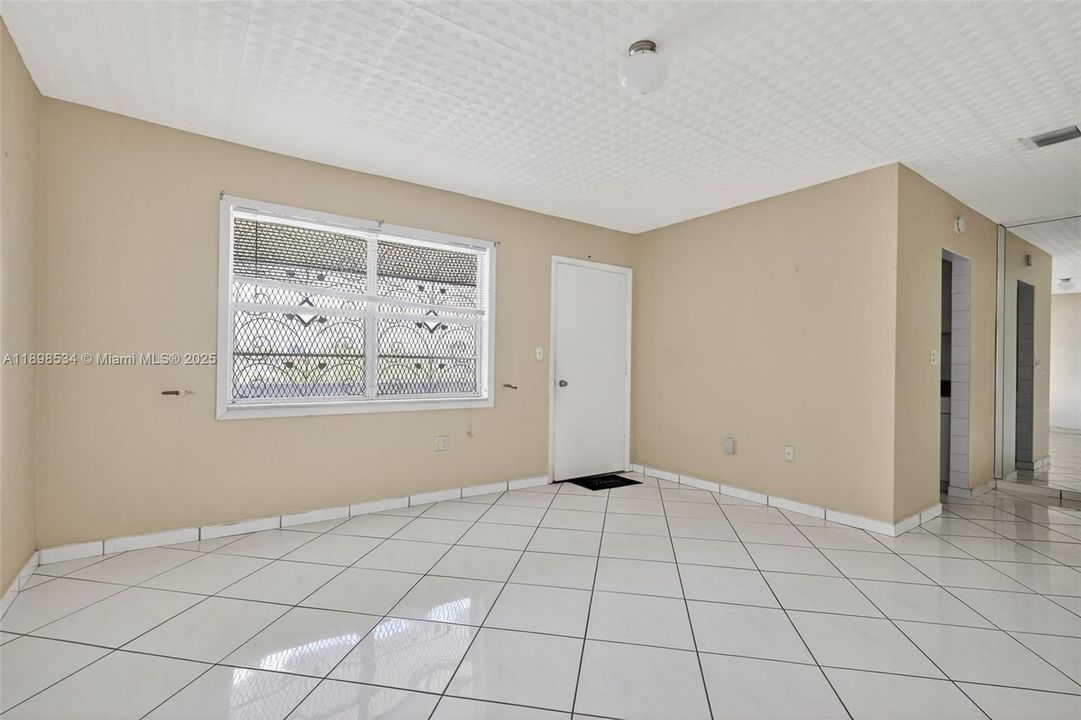 En Venta: $50,000 (1 camas, 1 baños, 688 Pies cuadrados)