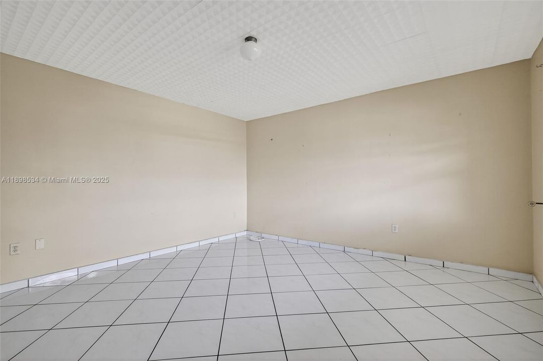 En Venta: $50,000 (1 camas, 1 baños, 688 Pies cuadrados)