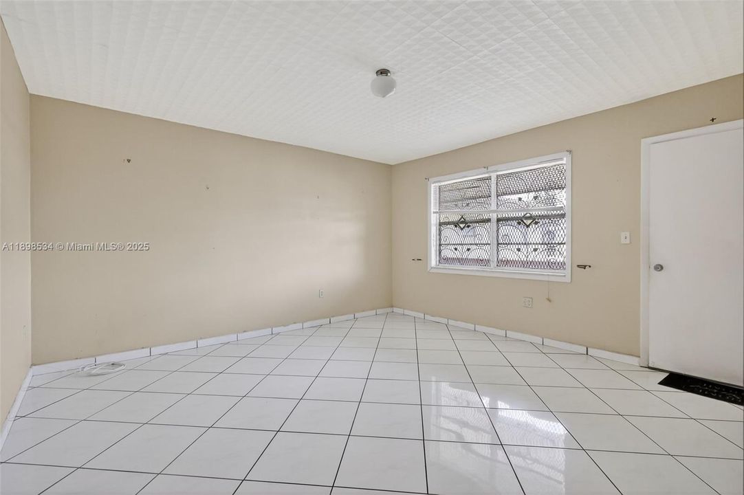 En Venta: $50,000 (1 camas, 1 baños, 688 Pies cuadrados)