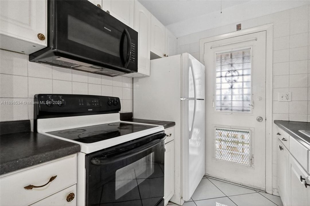 En Venta: $50,000 (1 camas, 1 baños, 688 Pies cuadrados)