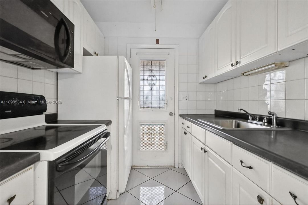 En Venta: $50,000 (1 camas, 1 baños, 688 Pies cuadrados)