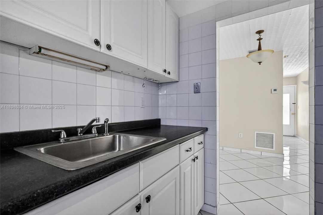 En Venta: $50,000 (1 camas, 1 baños, 688 Pies cuadrados)