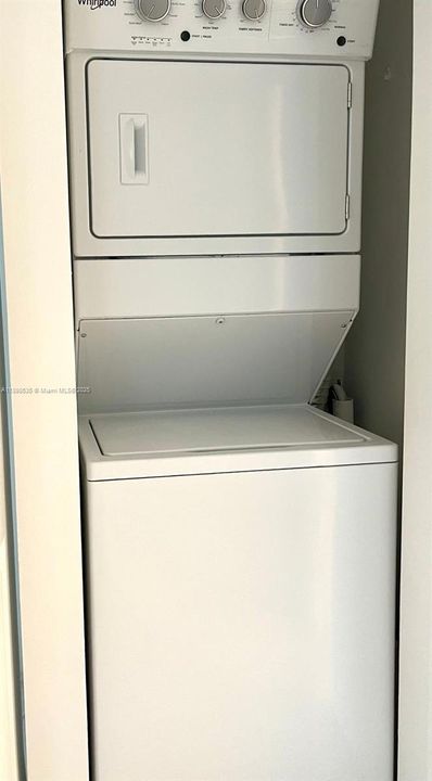 For Sale: $479,000 (2 beds, 2 baths, 1181 Square Feet)