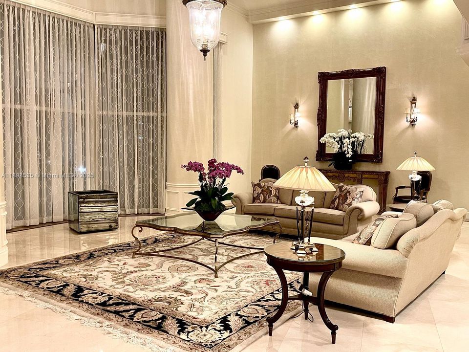 For Sale: $479,000 (2 beds, 2 baths, 1181 Square Feet)