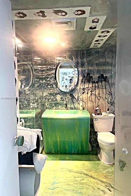 For Rent: $7,000 (1 beds, 1 baths, 696 Square Feet)