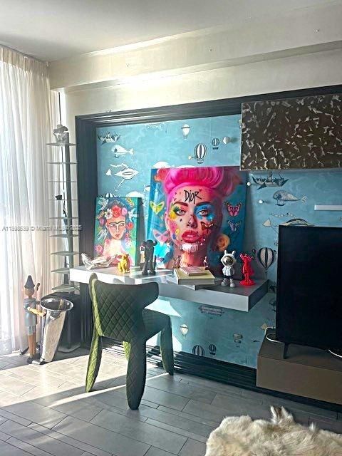 For Rent: $7,000 (1 beds, 1 baths, 696 Square Feet)