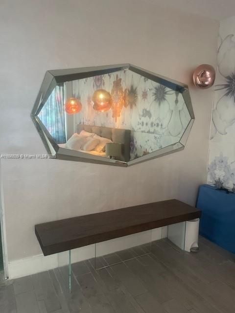 For Rent: $7,000 (1 beds, 1 baths, 696 Square Feet)