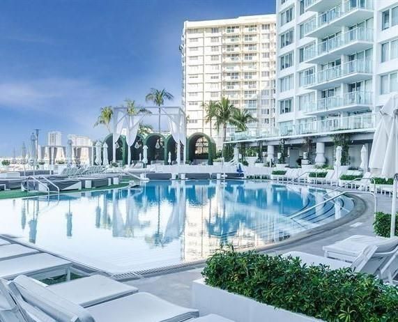 For Rent: $7,000 (1 beds, 1 baths, 696 Square Feet)