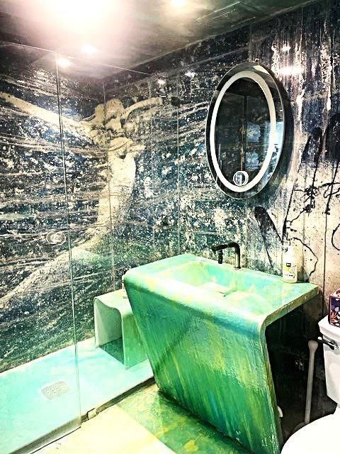 For Rent: $7,000 (1 beds, 1 baths, 696 Square Feet)