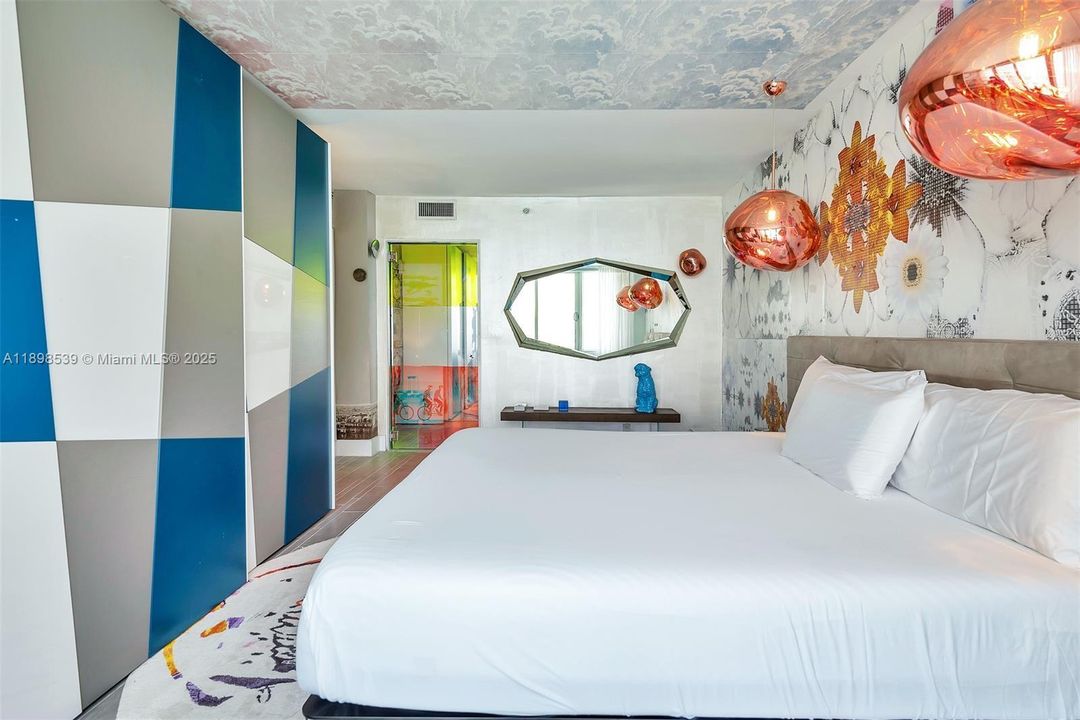 For Rent: $7,000 (1 beds, 1 baths, 696 Square Feet)