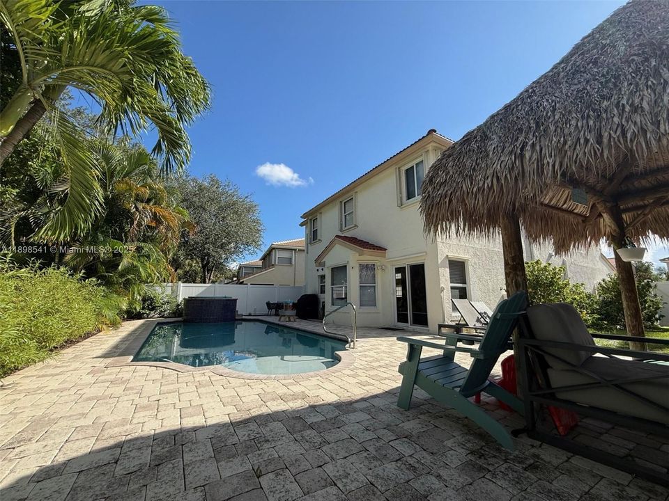 待售: $639,000 (3 贝兹, 2 浴室, 2179 平方英尺)