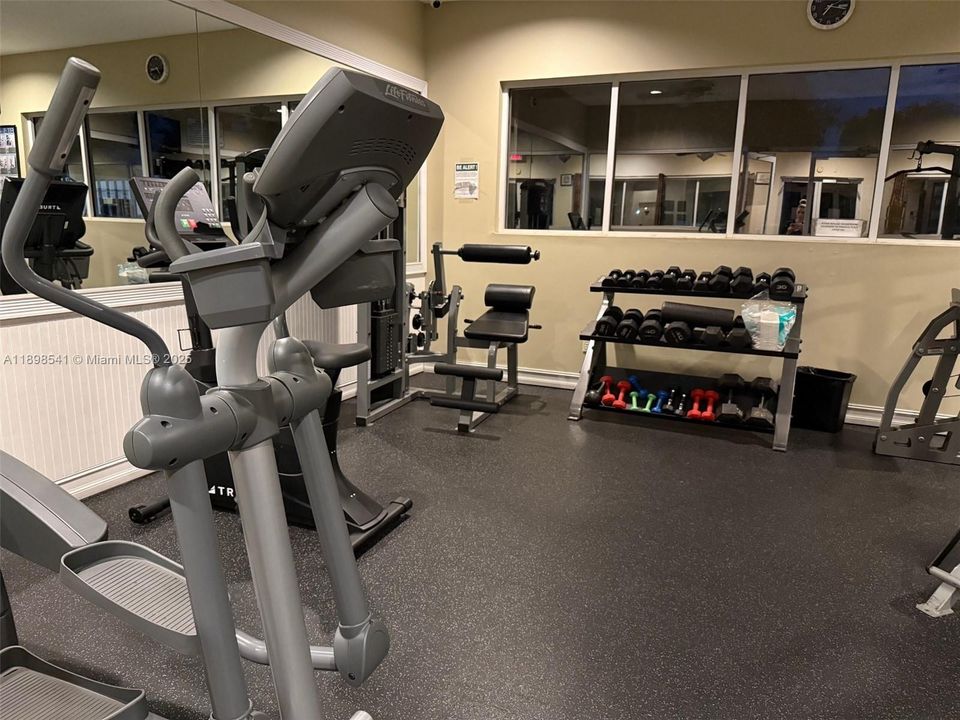 待售: $639,000 (3 贝兹, 2 浴室, 2179 平方英尺)