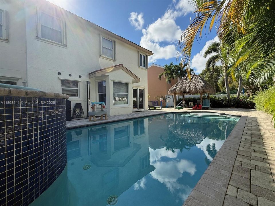 待售: $639,000 (3 贝兹, 2 浴室, 2179 平方英尺)