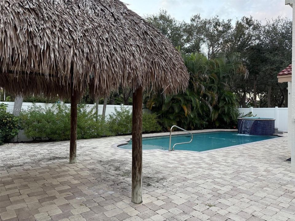 待售: $639,000 (3 贝兹, 2 浴室, 2179 平方英尺)