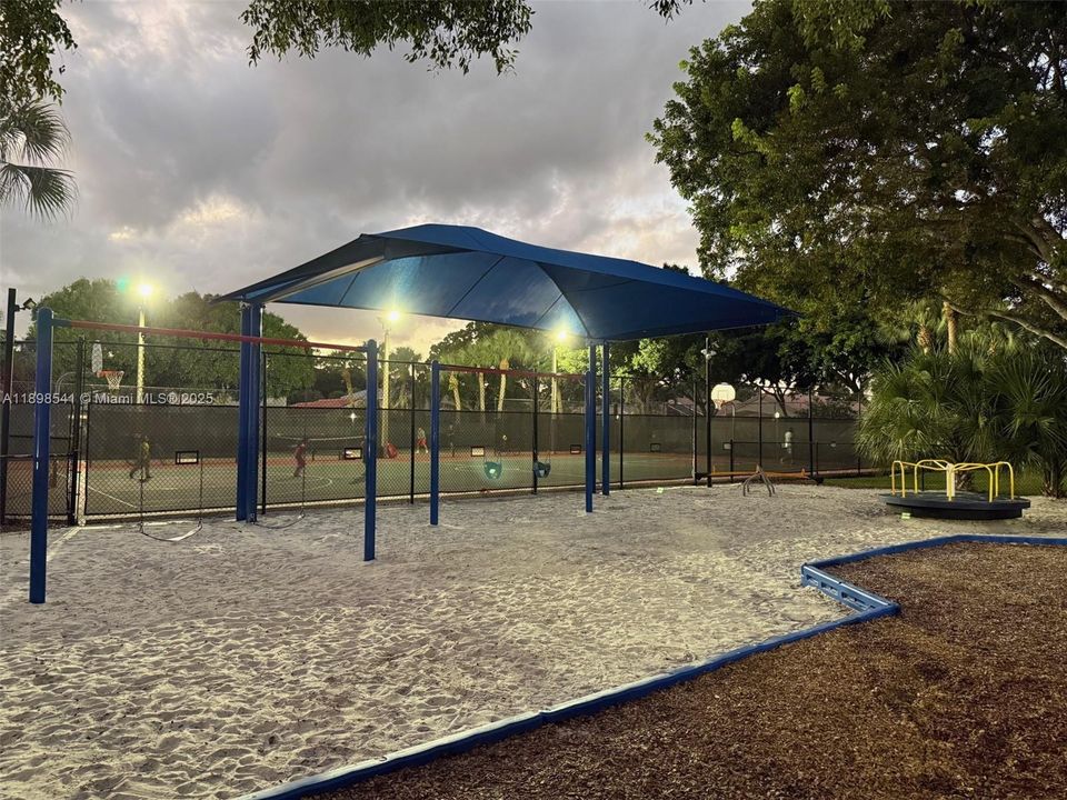 待售: $639,000 (3 贝兹, 2 浴室, 2179 平方英尺)