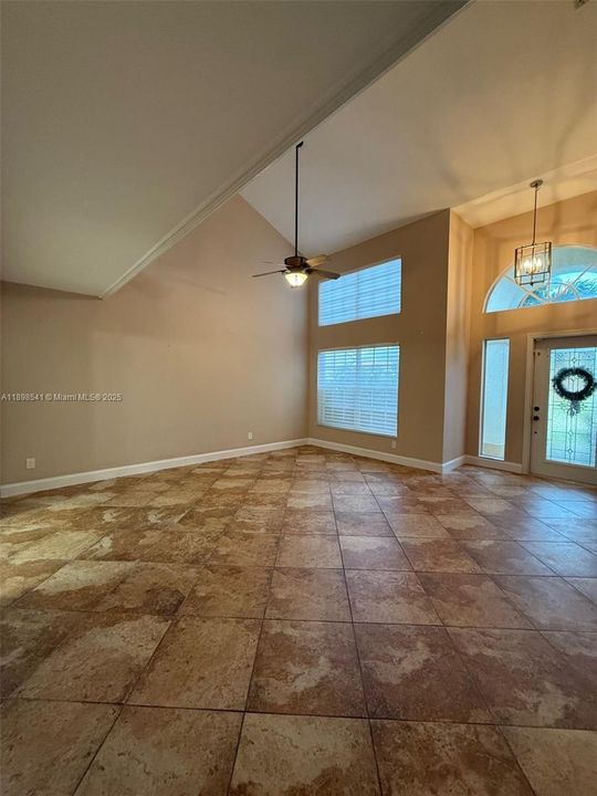 待售: $639,000 (3 贝兹, 2 浴室, 2179 平方英尺)