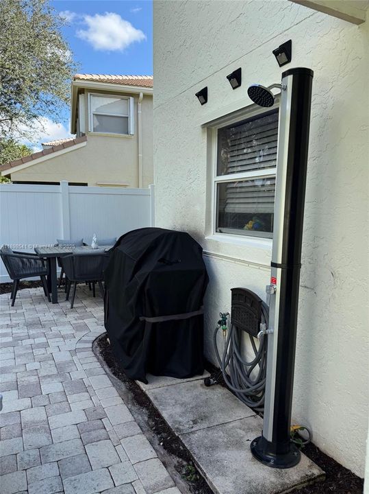 待售: $639,000 (3 贝兹, 2 浴室, 2179 平方英尺)