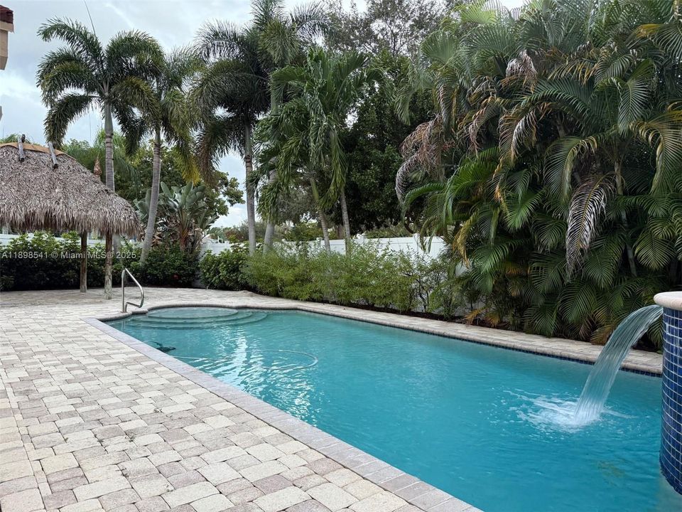 待售: $639,000 (3 贝兹, 2 浴室, 2179 平方英尺)