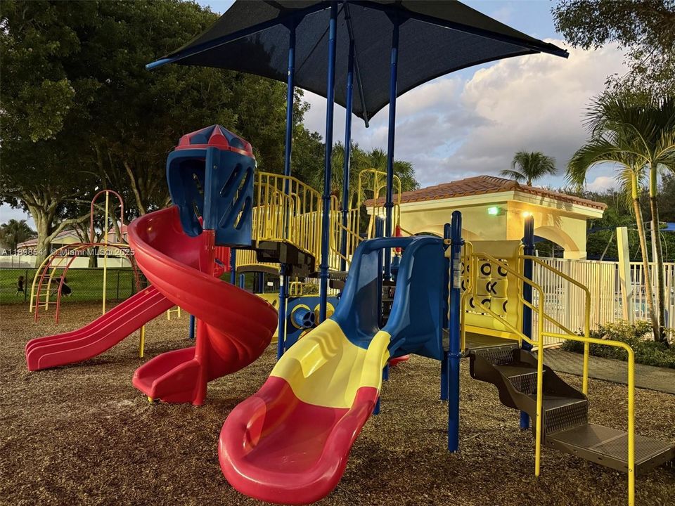 待售: $639,000 (3 贝兹, 2 浴室, 2179 平方英尺)