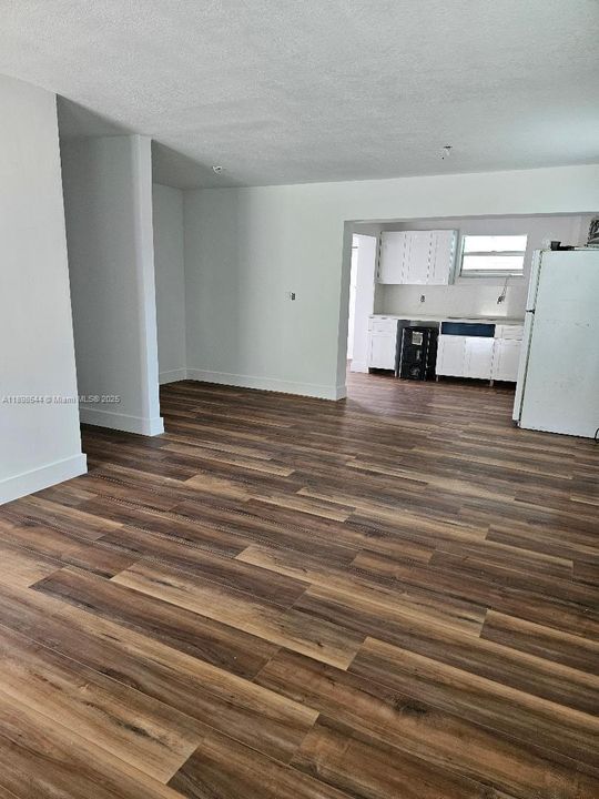 Недавно продано: $425,000 (3 спален, 2 ванн, 1164 Квадратных фут)