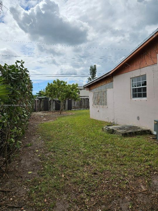 Недавно продано: $425,000 (3 спален, 2 ванн, 1164 Квадратных фут)