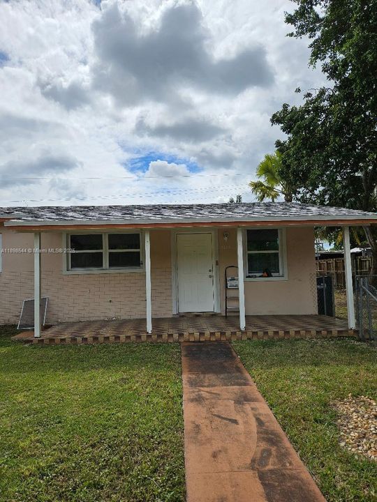 Недавно продано: $425,000 (3 спален, 2 ванн, 1164 Квадратных фут)