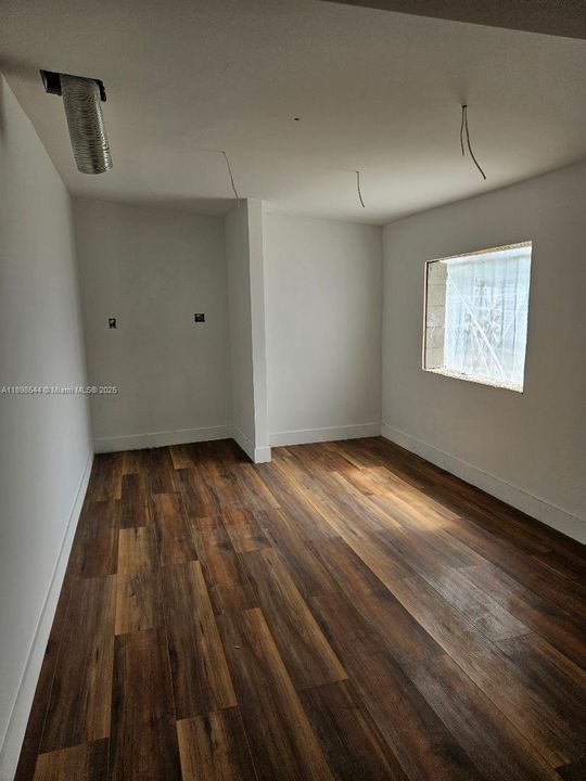 Недавно продано: $425,000 (3 спален, 2 ванн, 1164 Квадратных фут)